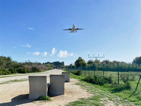 mirador del prat|Mirador de aviones en el Prat del Llobregat